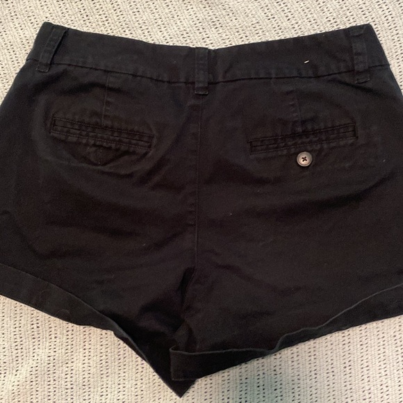Gap, low rise, black khaki shorts, size 2 - Picture 3 of 3